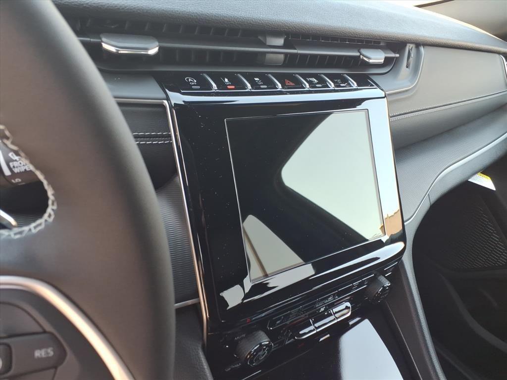 new 2025 Jeep Grand Cherokee car, priced at $43,422