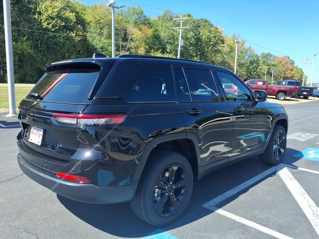 new 2025 Jeep Grand Cherokee car, priced at $43,422