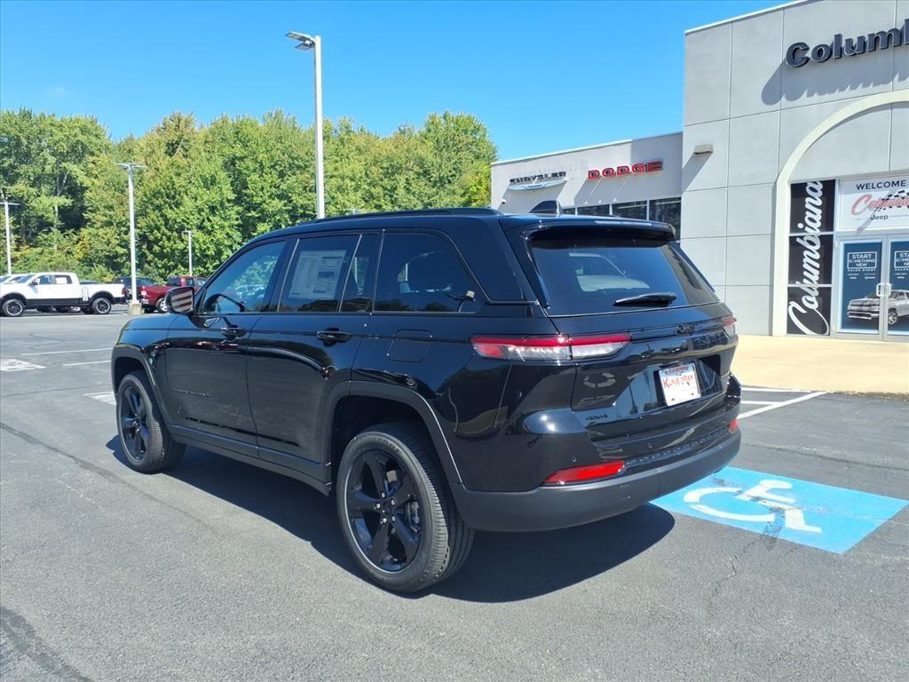 new 2025 Jeep Grand Cherokee car, priced at $43,422