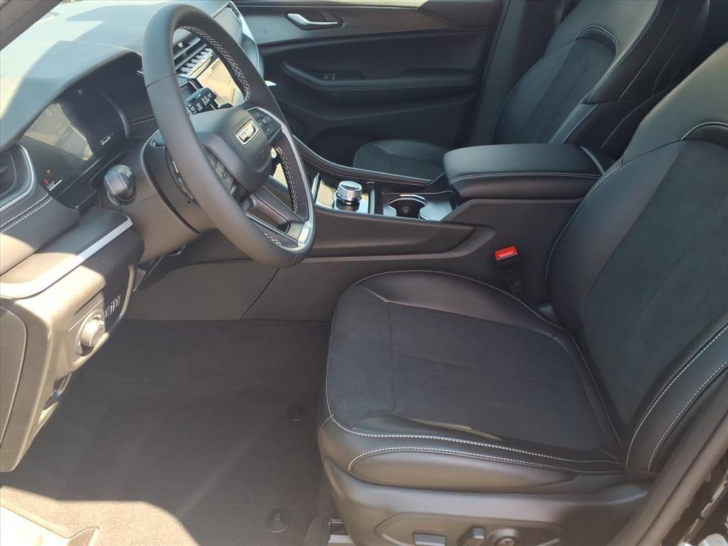 new 2025 Jeep Grand Cherokee car, priced at $43,422