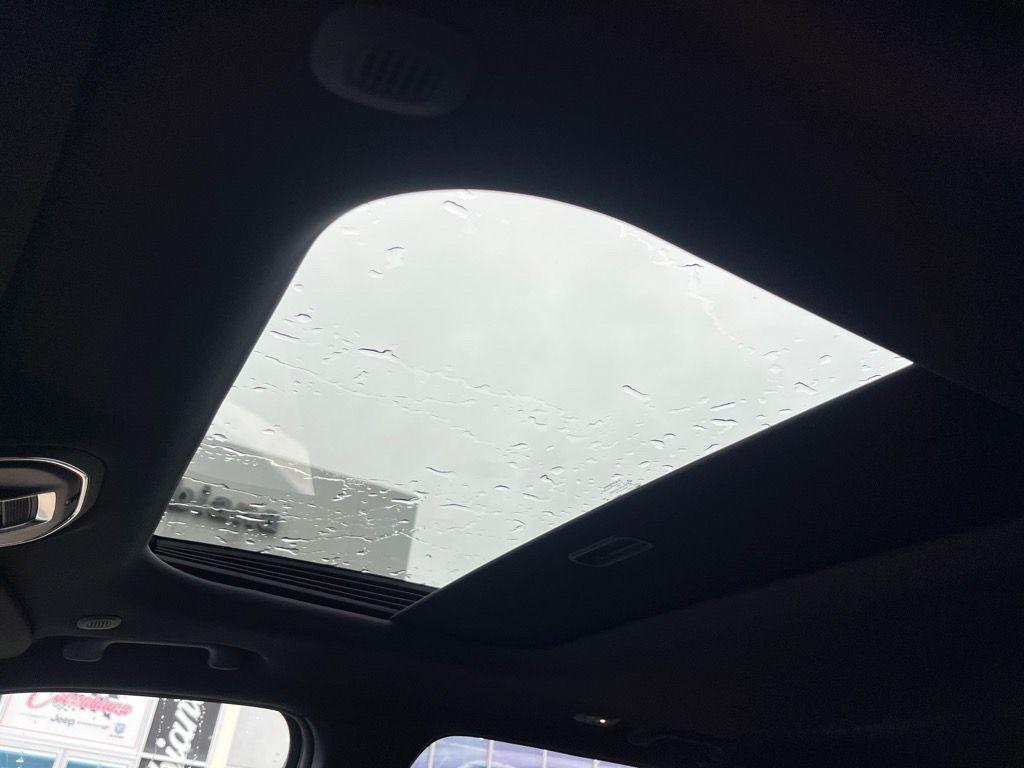 new 2025 Jeep Grand Cherokee car, priced at $43,422