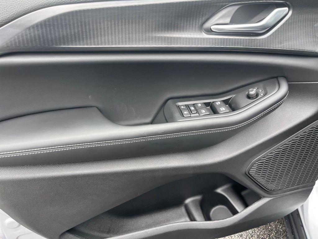 new 2025 Jeep Grand Cherokee car, priced at $43,422