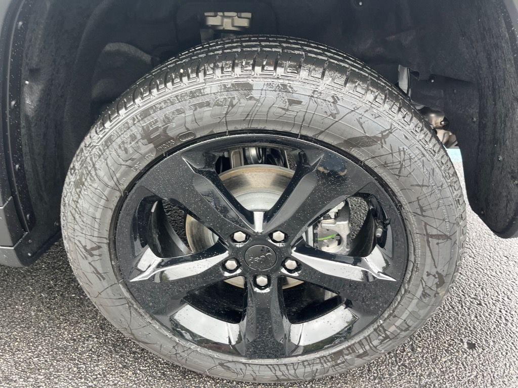 new 2025 Jeep Grand Cherokee car, priced at $43,422