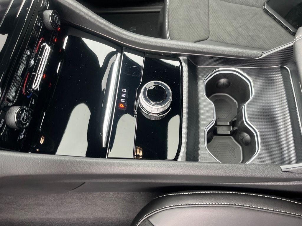 new 2025 Jeep Grand Cherokee car, priced at $43,422