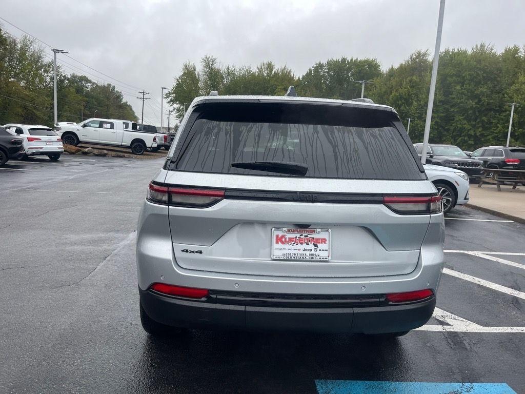 new 2025 Jeep Grand Cherokee car, priced at $43,422