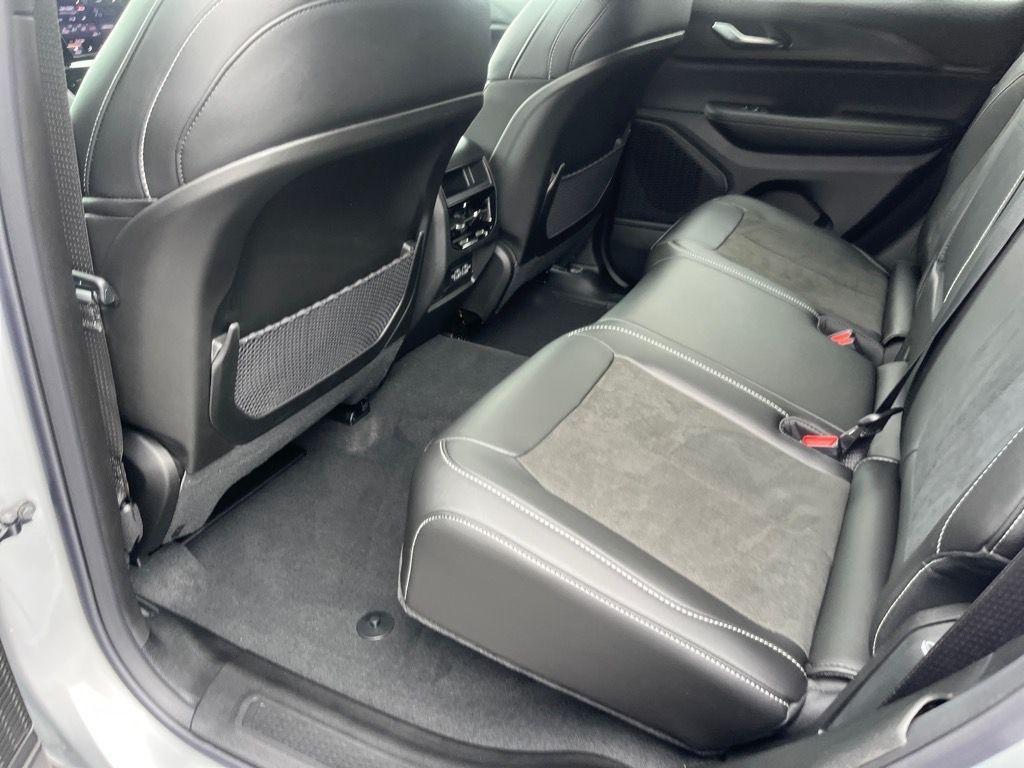 new 2025 Jeep Grand Cherokee car, priced at $43,422