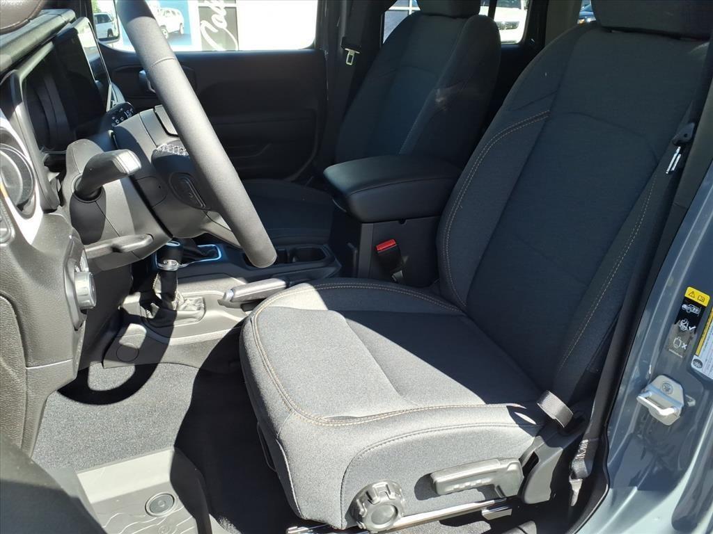 new 2025 Jeep Wrangler car, priced at $44,808