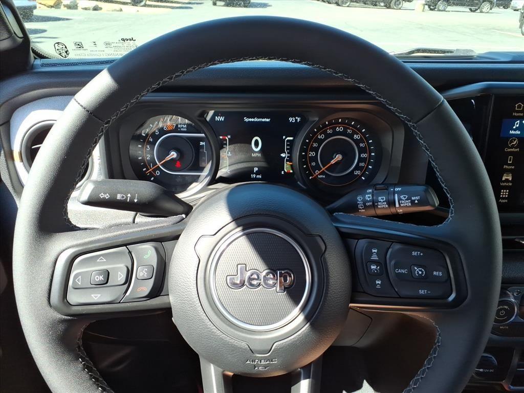 new 2025 Jeep Wrangler car, priced at $45,957