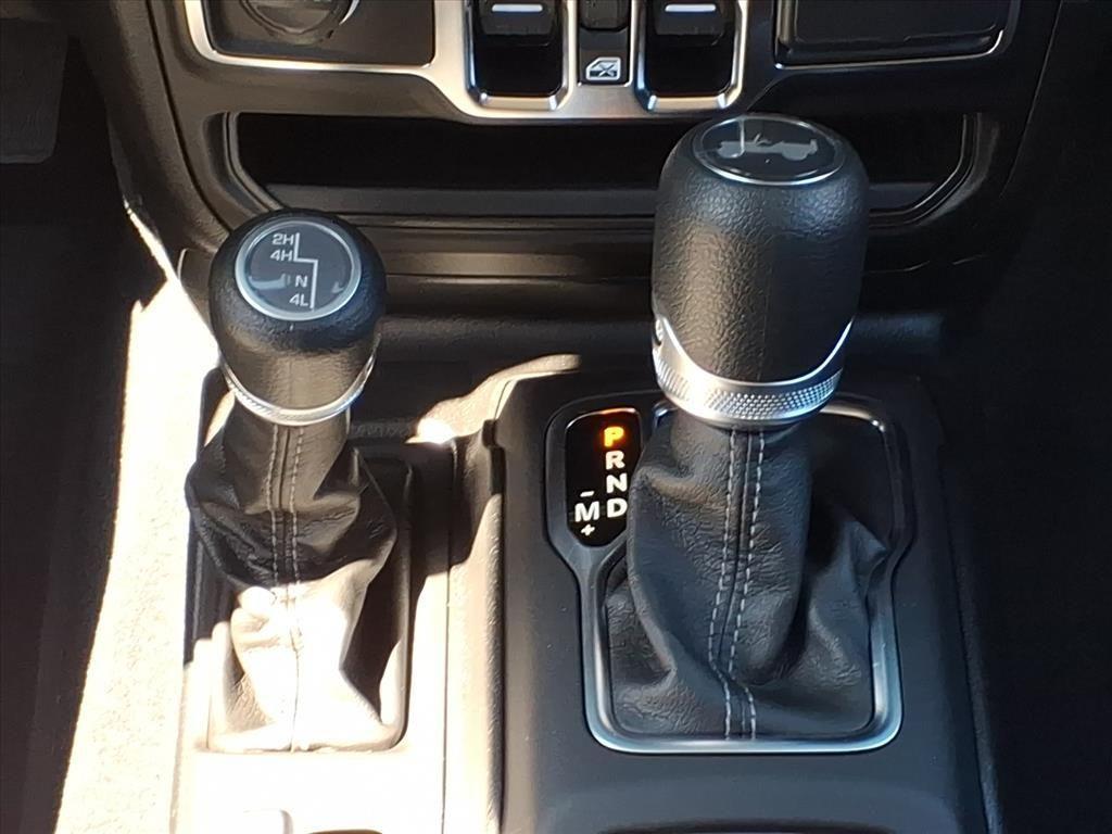 new 2025 Jeep Wrangler car, priced at $45,957