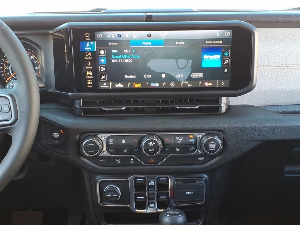 new 2025 Jeep Wrangler car, priced at $45,957