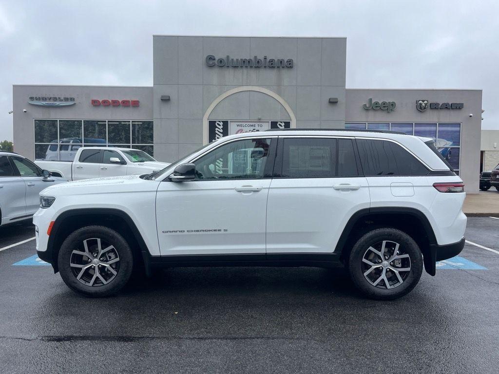 new 2025 Jeep Grand Cherokee car, priced at $42,979