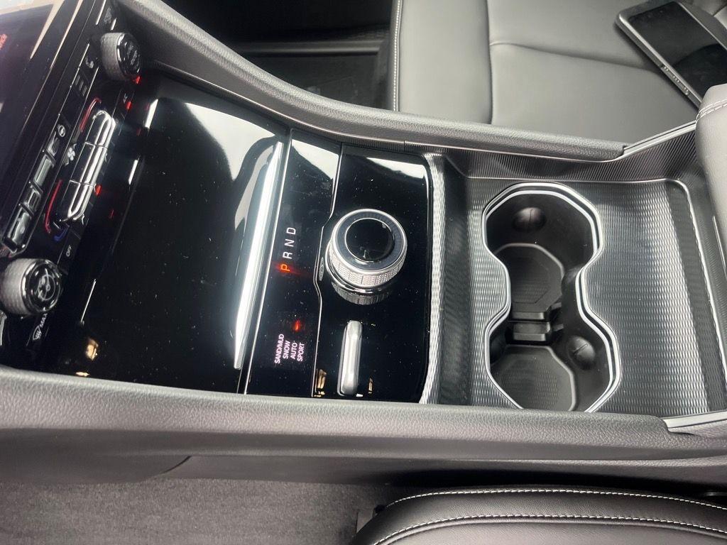 new 2025 Jeep Grand Cherokee car, priced at $42,979