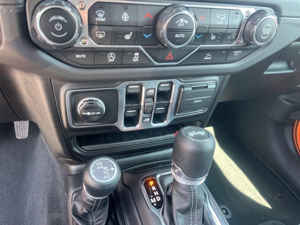 new 2025 Jeep Wrangler car, priced at $54,300