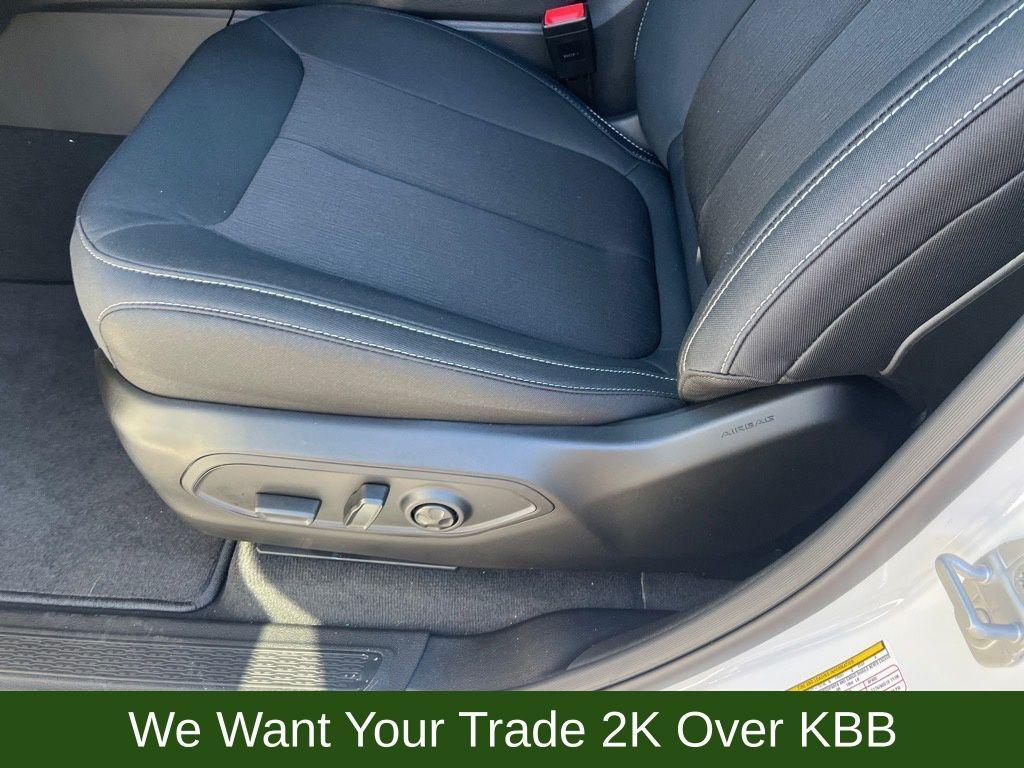 new 2025 Jeep Grand Cherokee car, priced at $38,247