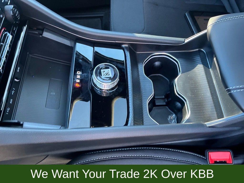 new 2025 Jeep Grand Cherokee car, priced at $38,247