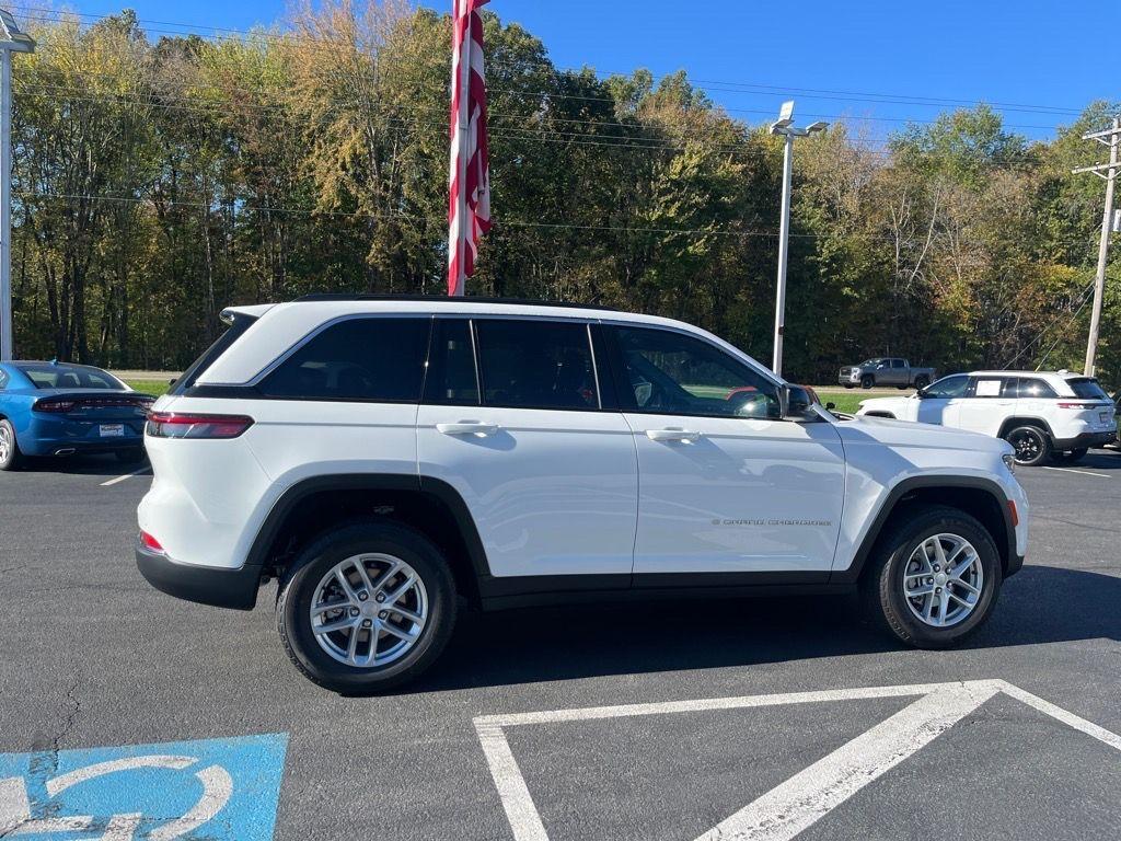 new 2025 Jeep Grand Cherokee car, priced at $39,247