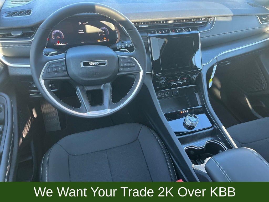 new 2025 Jeep Grand Cherokee car, priced at $38,247