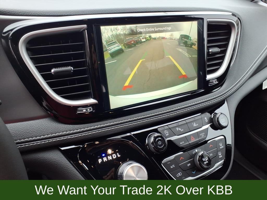 new 2026 Chrysler Pacifica car, priced at $40,646