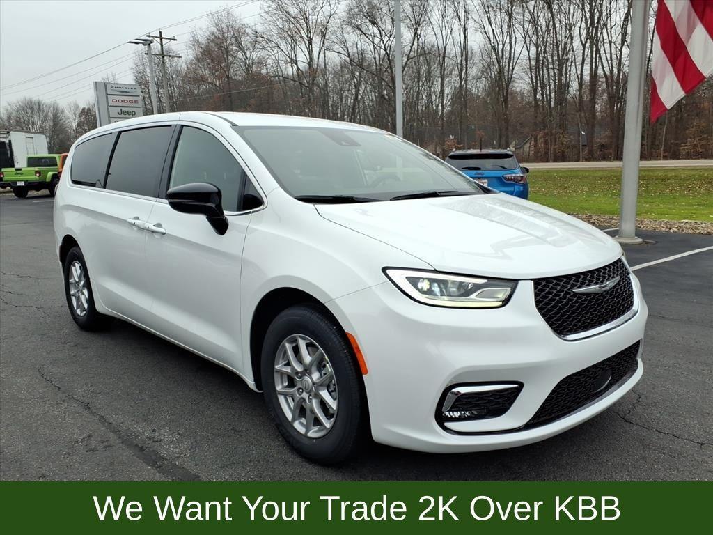 new 2026 Chrysler Pacifica car, priced at $40,646