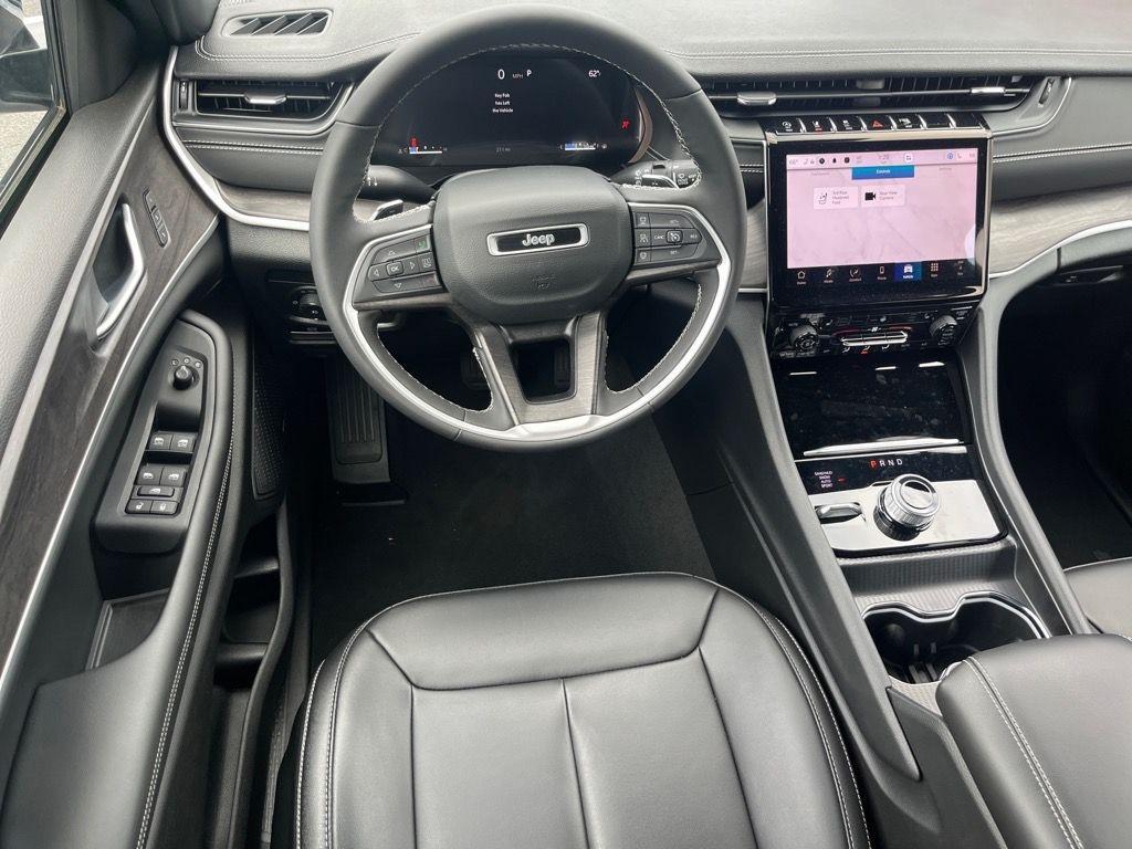 new 2024 Jeep Grand Cherokee L car, priced at $40,900