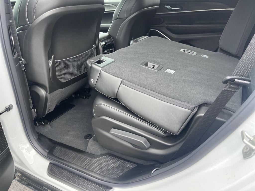 new 2024 Jeep Grand Cherokee L car, priced at $40,900