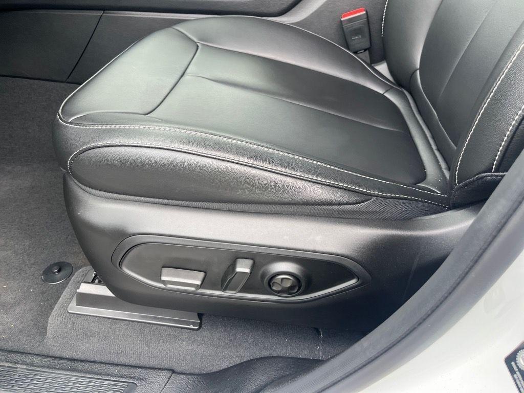 new 2024 Jeep Grand Cherokee L car, priced at $40,900