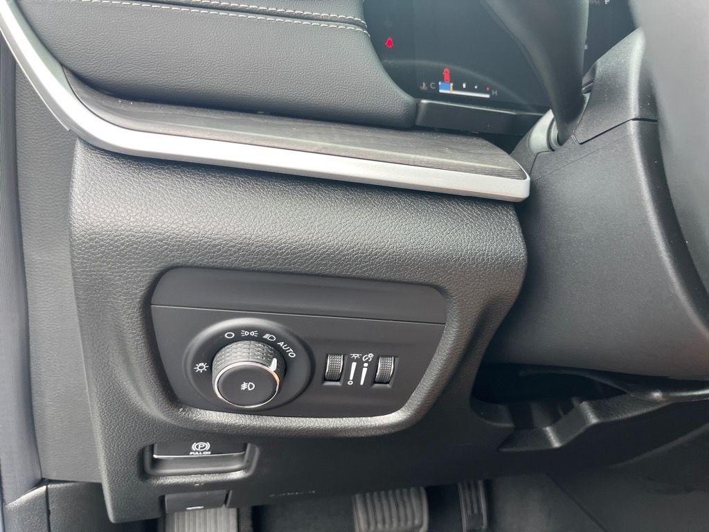 new 2024 Jeep Grand Cherokee L car, priced at $40,900