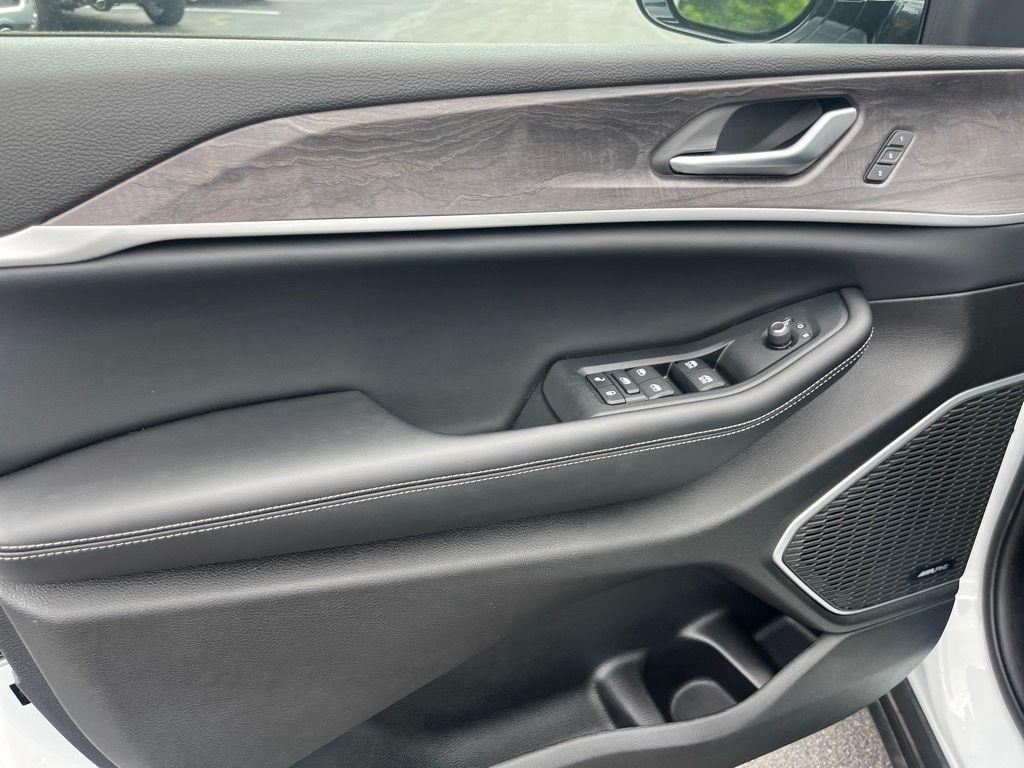 new 2024 Jeep Grand Cherokee L car, priced at $40,900