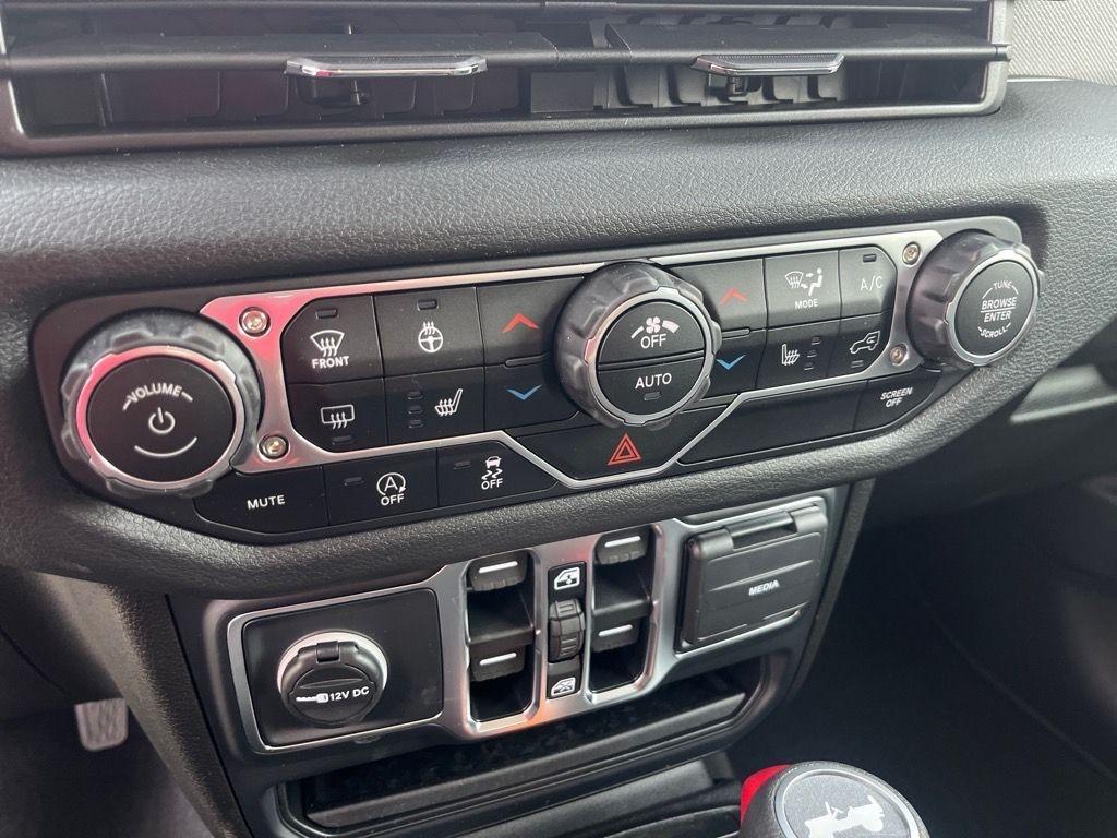 new 2025 Jeep Wrangler car, priced at $47,400