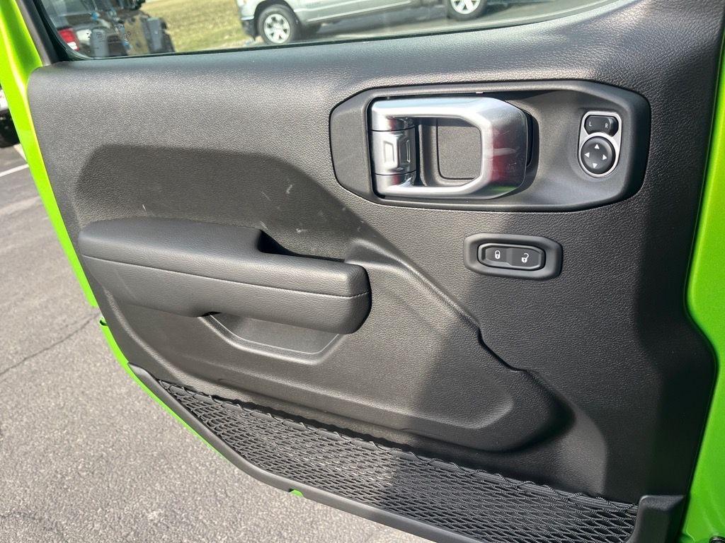 new 2025 Jeep Wrangler car, priced at $47,400