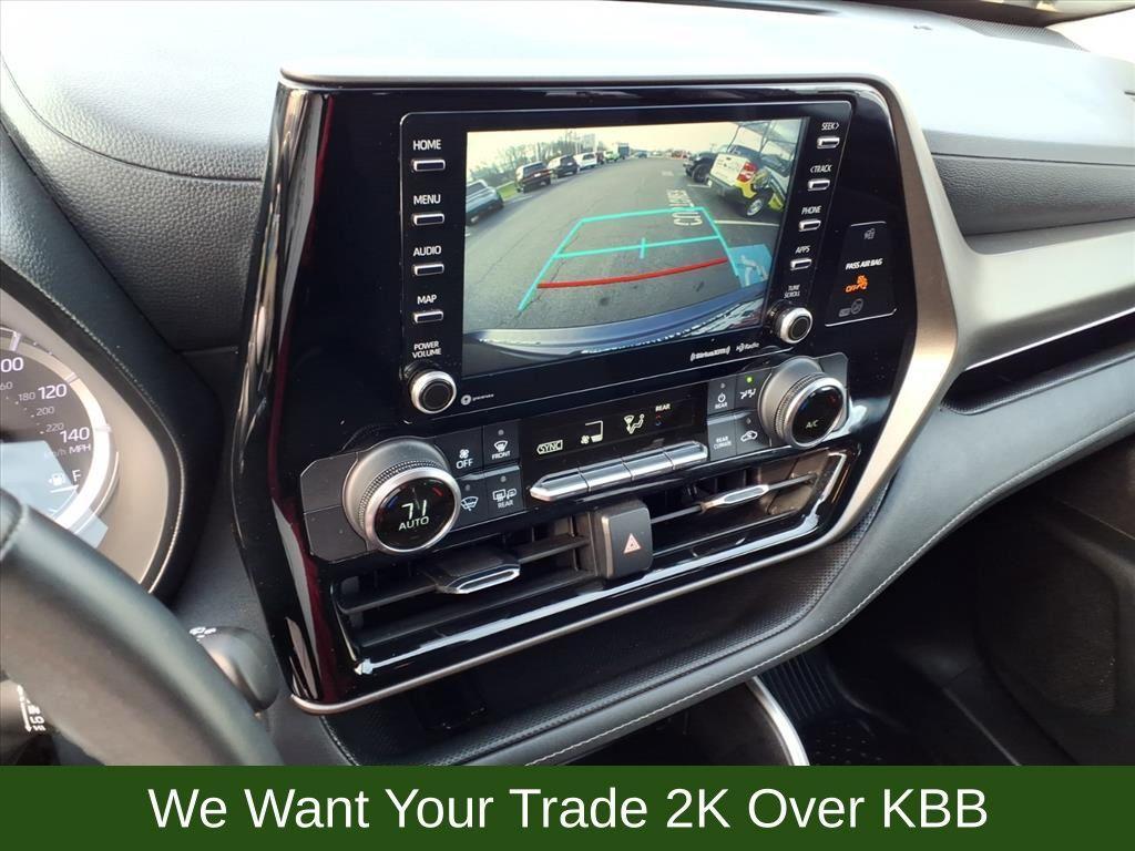 used 2022 Toyota Highlander car, priced at $29,500