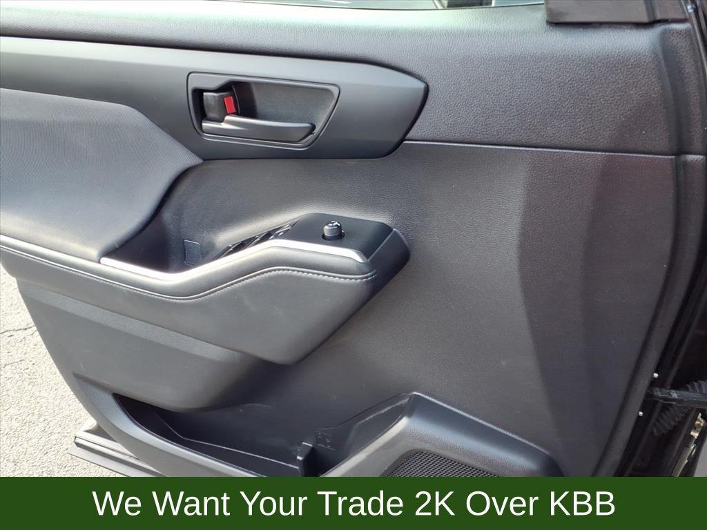 used 2022 Toyota Highlander car, priced at $29,500