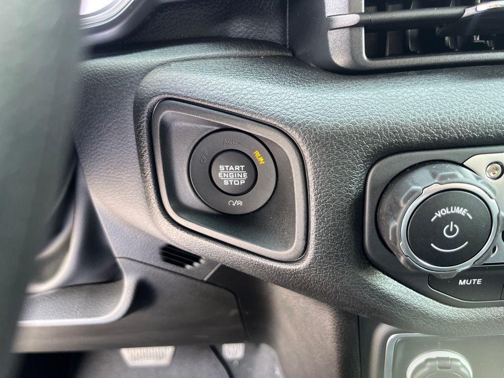 new 2025 Jeep Gladiator car, priced at $43,500