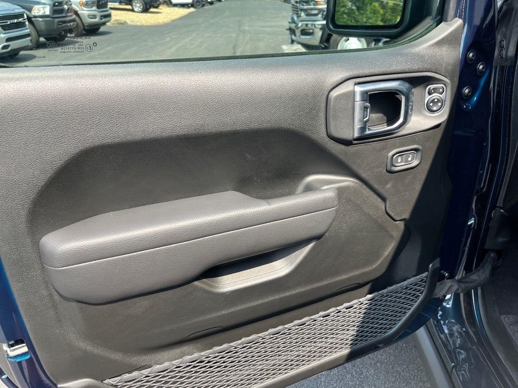 new 2025 Jeep Gladiator car, priced at $43,500
