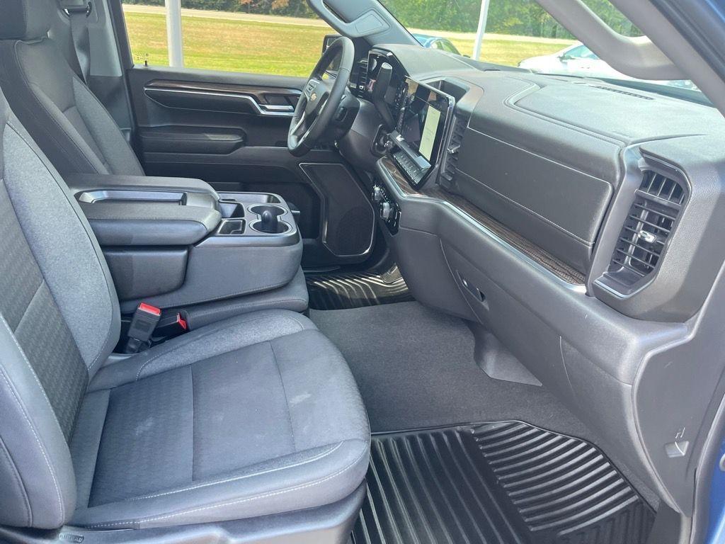 used 2024 Chevrolet Silverado 1500 car, priced at $40,300