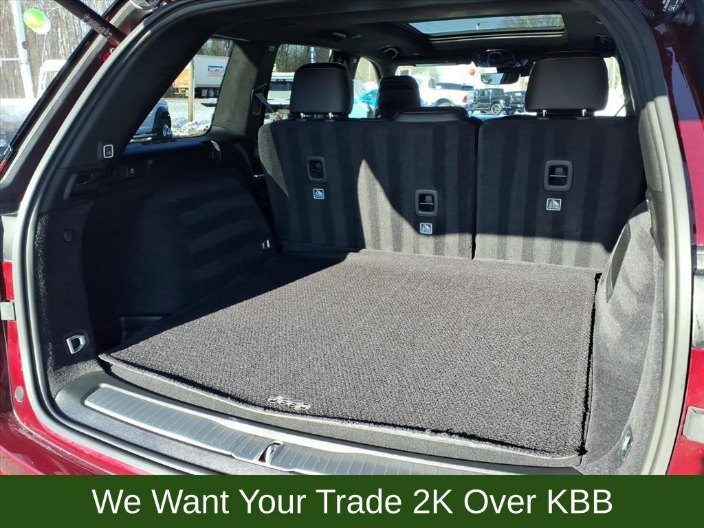 used 2024 Jeep Grand Cherokee car, priced at $54,900