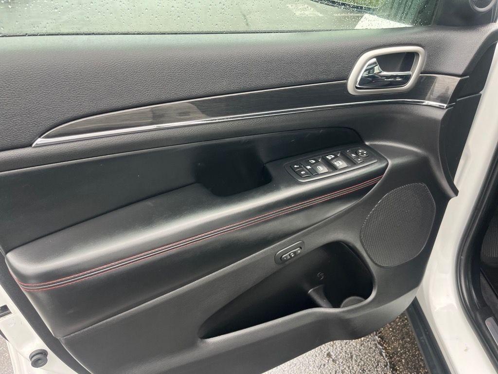 used 2017 Jeep Grand Cherokee car, priced at $11,900