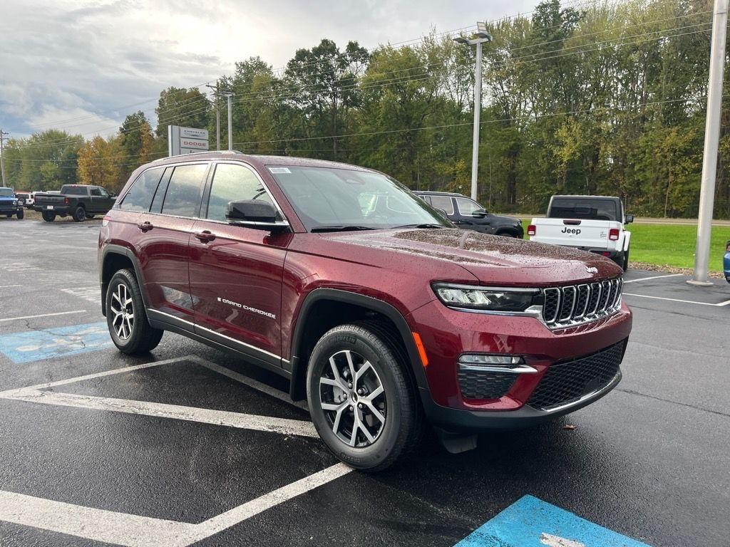 new 2025 Jeep Grand Cherokee car, priced at $43,497