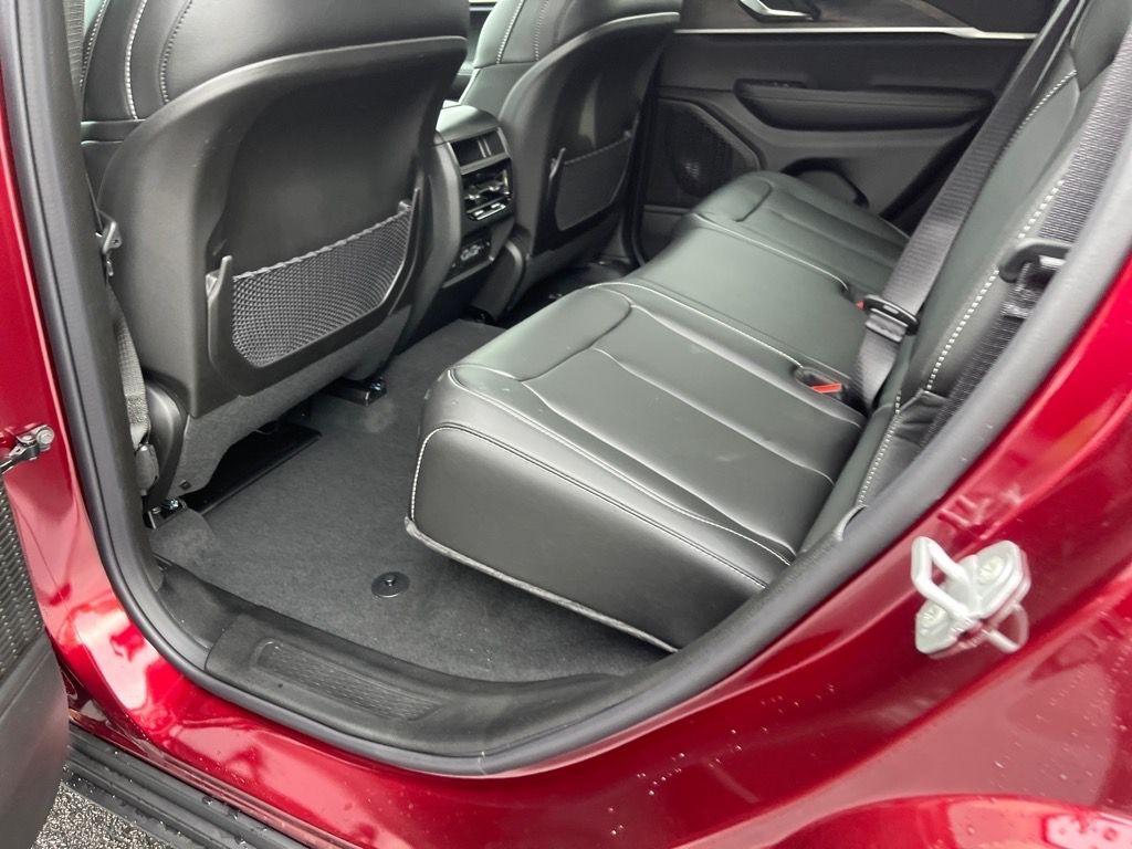 new 2025 Jeep Grand Cherokee car, priced at $43,497