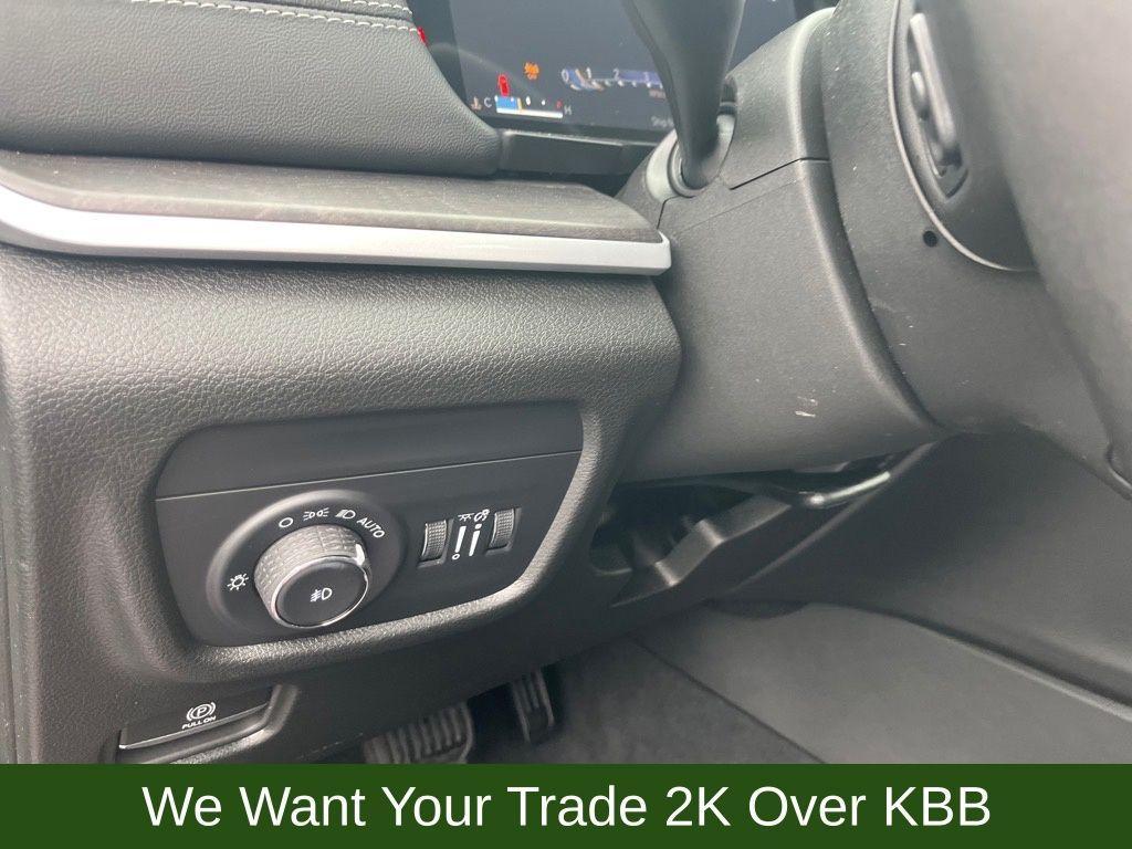 new 2025 Jeep Grand Cherokee car, priced at $41,497