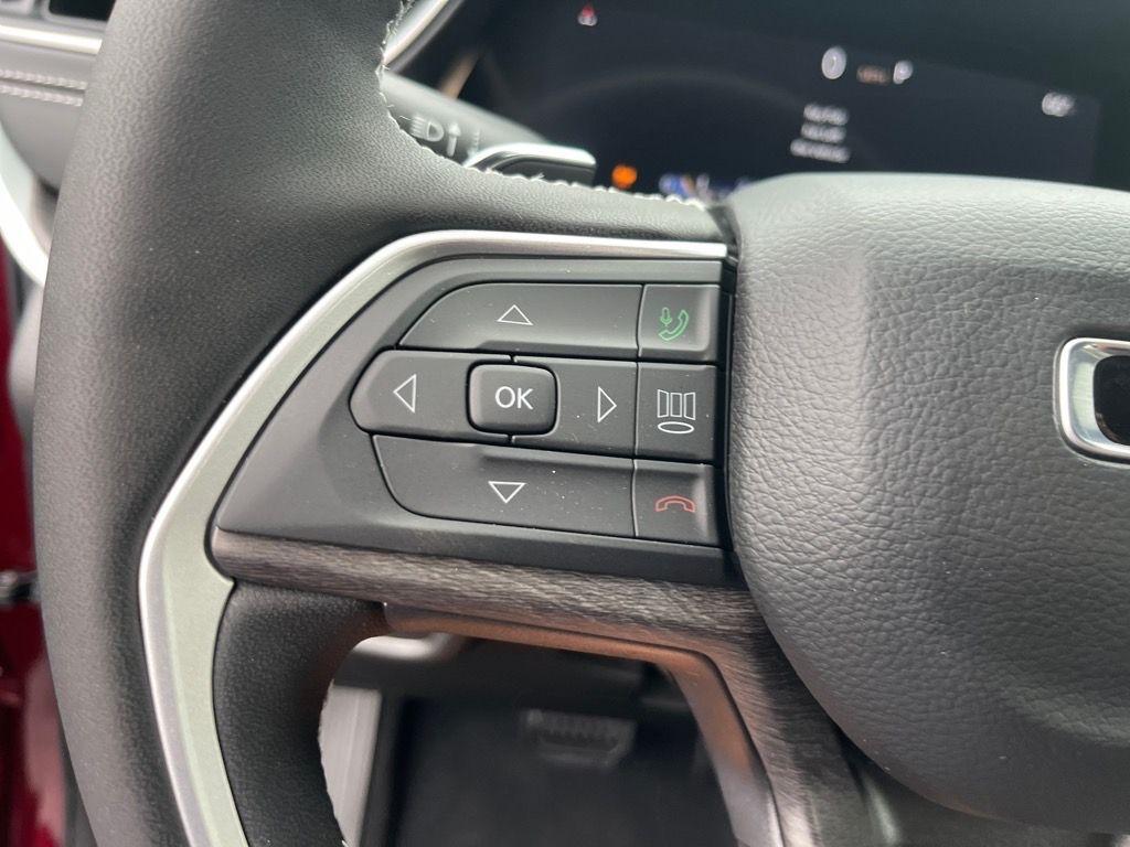 new 2025 Jeep Grand Cherokee car, priced at $43,497