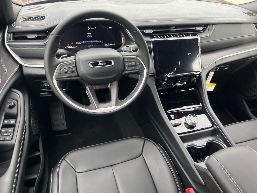 new 2025 Jeep Grand Cherokee car, priced at $43,497