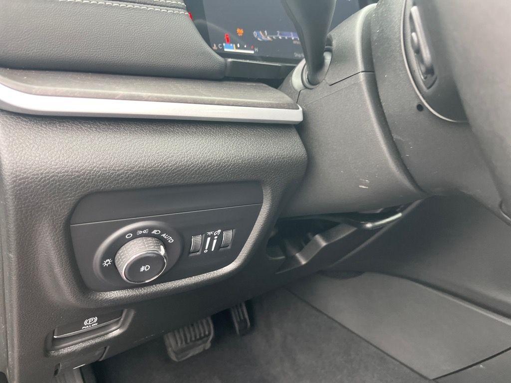 new 2025 Jeep Grand Cherokee car, priced at $43,497