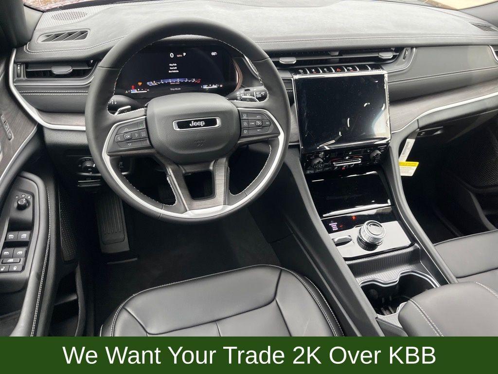 new 2025 Jeep Grand Cherokee car, priced at $41,497