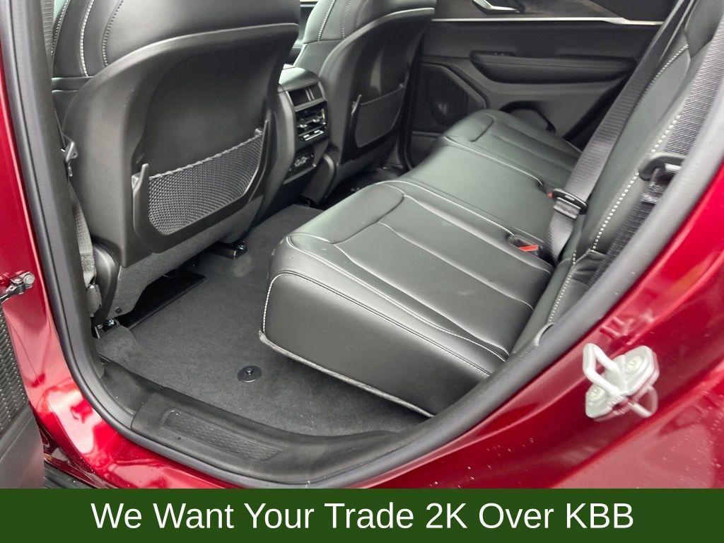 new 2025 Jeep Grand Cherokee car, priced at $41,497