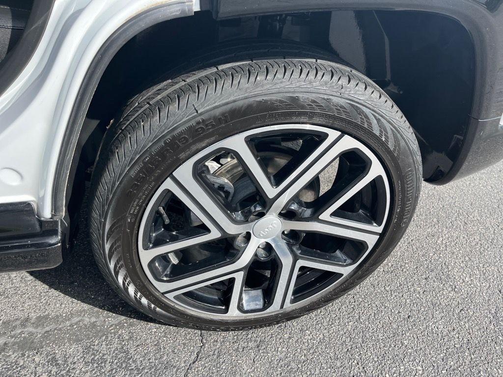 used 2024 Jeep Compass car, priced at $26,900