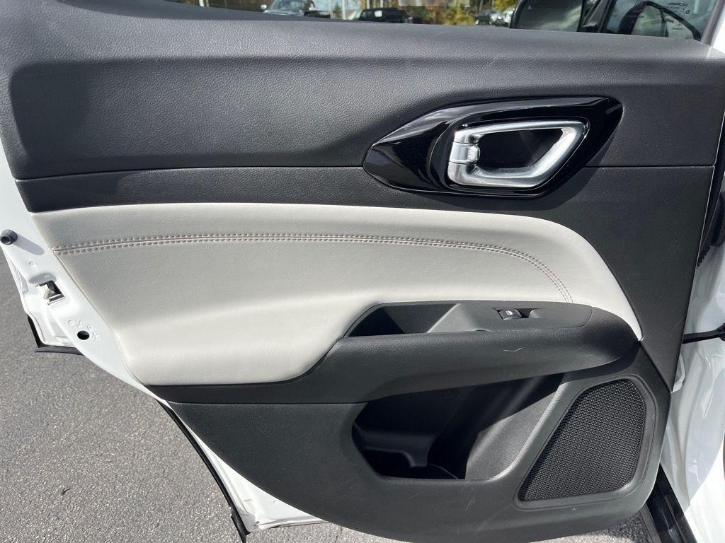 used 2024 Jeep Compass car, priced at $26,900