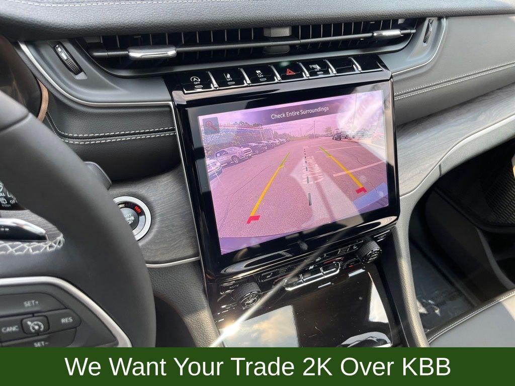 new 2025 Jeep Grand Cherokee car, priced at $40,000