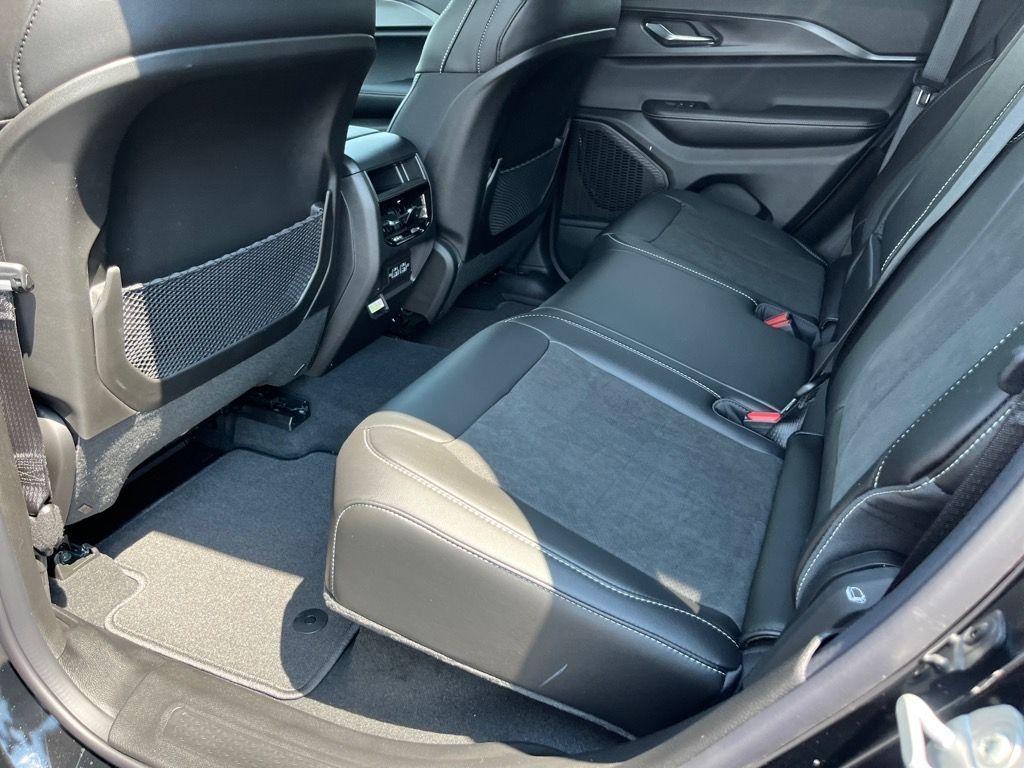 new 2025 Jeep Grand Cherokee car