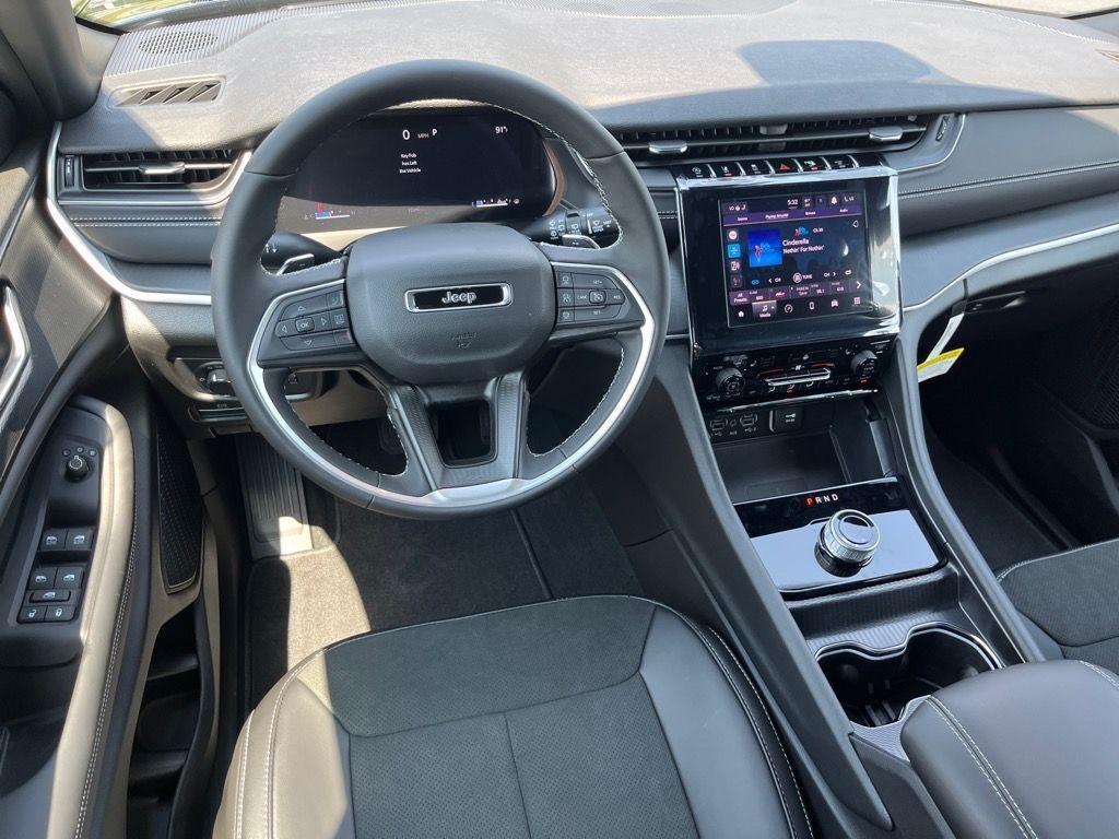 new 2025 Jeep Grand Cherokee car